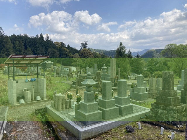 奈良にある東阿田墓地の墓地風景
